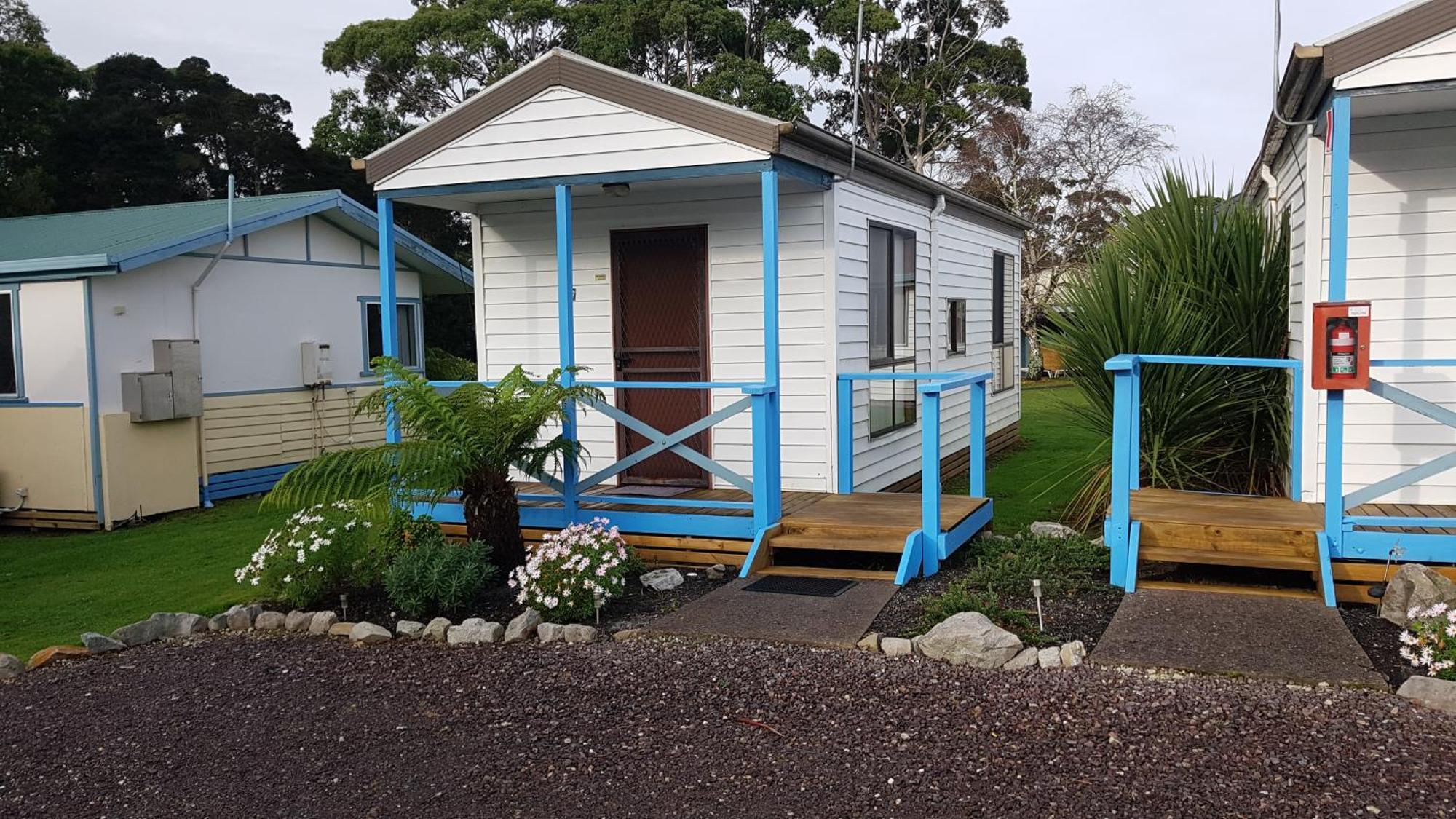 Strahan Retreat Holiday Park Hotel Room photo