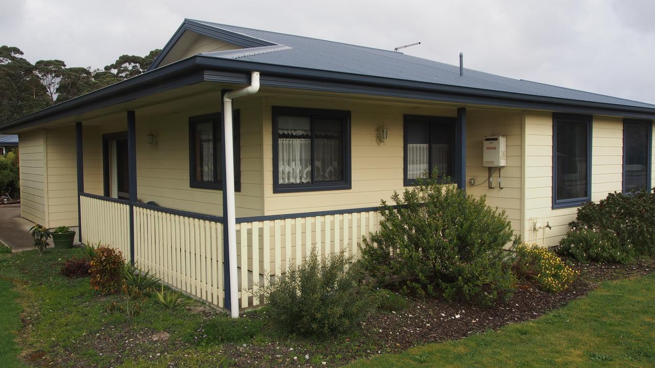 Strahan Retreat Holiday Park Exterior photo